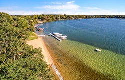 1622 Saint Andrews Dr, Oconomowoc, WI 53066