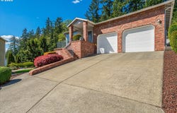 129 CEDAR FALLS DR, Kelso, WA 98626