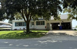 627 1st St Street N, Rockwell, IA 50469