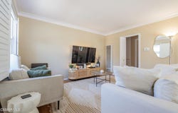 5924 S Fairfax Avenue, Los Angeles, CA 90056