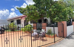 1405 W 38th Pl, Hialeah, FL 33012