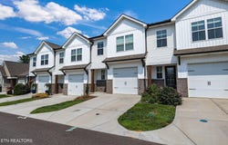205 Harper Village Way, Lenoir City, TN 37771