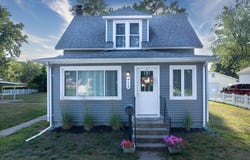 912 St Joseph Street, South Haven, MI 49090