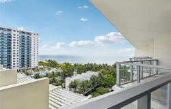 2201 Collins Ave, Miami Beach, FL 33139