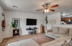 527 E Linden Lane, Mustang, OK 73064