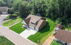 634 E 6th Street, Chaska, MN 55318