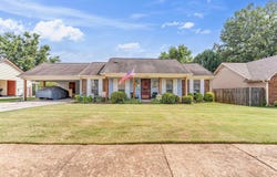 6371 BRIERGATE Dr, Bartlett, TN 38134