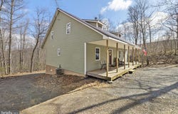 8620 MONN'S GAP ROAD, WAYNESBORO, PA 17268