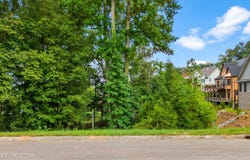 2221 Viewcrest Ln, Knoxville, TN 37932