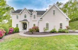 208 Bragg Court, Hendersonville, NC 28792