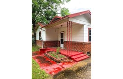 345 S Lake St, Waskom, TX 75692