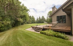 S22w36236 Countryside Ln, Dousman, WI 53118