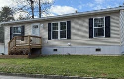 14 Sir Lancelot Drive, Exeter, NH 03833
