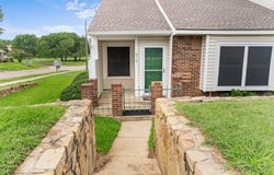 872 Creekside Drive, Lewisville, TX 75067