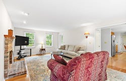 10 Jacks Way, Franklin, MA 02038