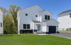 9 Stoneridge Road, Smithfield, RI 02917