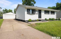 3307 CLOVER HILLS Drive, Bettendorf, IA 52722