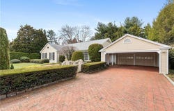 28 South Hill Drive, Cranston, RI 02920