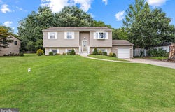 6 LATHAM WAY, SICKLERVILLE, NJ 08081
