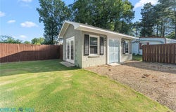 39 Hatton Avenue, Kilmarnock, VA 22482