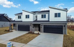 704 & 706 Sun Meadows Loop, Centerton, AR 72719
