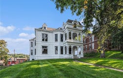 1311 Francis Street, St Joseph, MO 64501