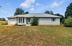 100 Pennycuick Drive, Mountain View, MO 65548