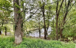 1 Magnolia Dr, Kuttawa, KY 42055