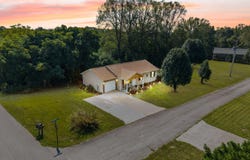 1851 Laurel River Road, London, KY 40744