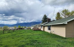 15 Milo Rd, Cody, WY 82414