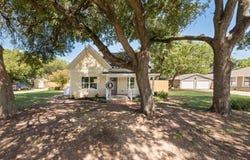 321 Houston Street, Cedar Hill, TX 75104