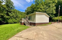 73 Hillside Drive, Forest Hills, KY 41527