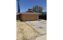 1527 Moffett Rd, Ceres, CA 95307