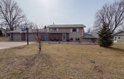 413 3rd St SE, De Smet, SD 57231