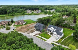908 Mary Ellen Drive, Crown Point, IN 46307