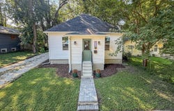 913 W Tremont Street, Champaign, IL 61821