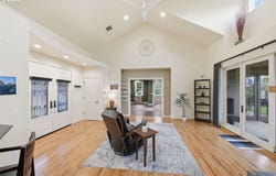2148 Lomond Ave, Springfield, OR 97477