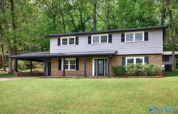 1806 Becky Lane, Scottsboro, AL 35769