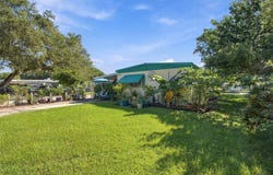 980 7TH Street NW, LARGO, FL 33770