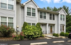 102 ROSEMAN COURT, NEWARK, DE 19711
