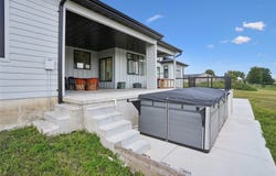 1312 Schmalle Circle, Belmond, IA 50421