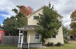 409 HANDY ST, NEWBERRY, MI 49868