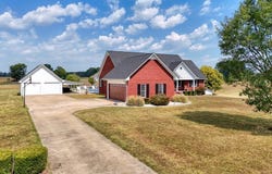 2345 E Grove Road, GLEASON, TN 38229