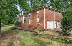 2350 Roberts Ln, Florence, AL 35630