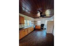 887 S Magnolia Avenue, Whitwell, TN 37397
