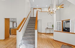 9925 NE HILLVIEW Ct, Newberg, OR 97132