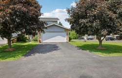 N4233 Alpine Village Lane, Cambridge, WI 53523