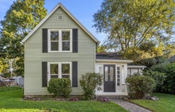 923 Marshall St, Lake Geneva, WI 53147