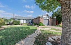 902 Howard Dr, Midland, TX 79703
