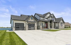 3224 Bryan Shore Drive, Fremont, NE 68025